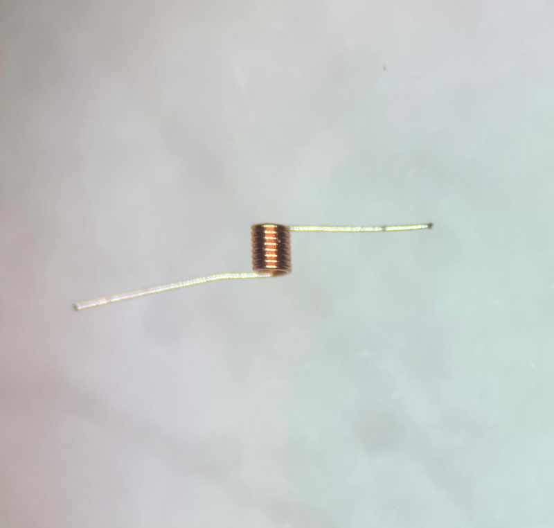 Inducteur à noyau d'air révolutionnaire HAMLA0600503R, adapté avec précision aux applications haute fréquence de 5 à 20 GHz