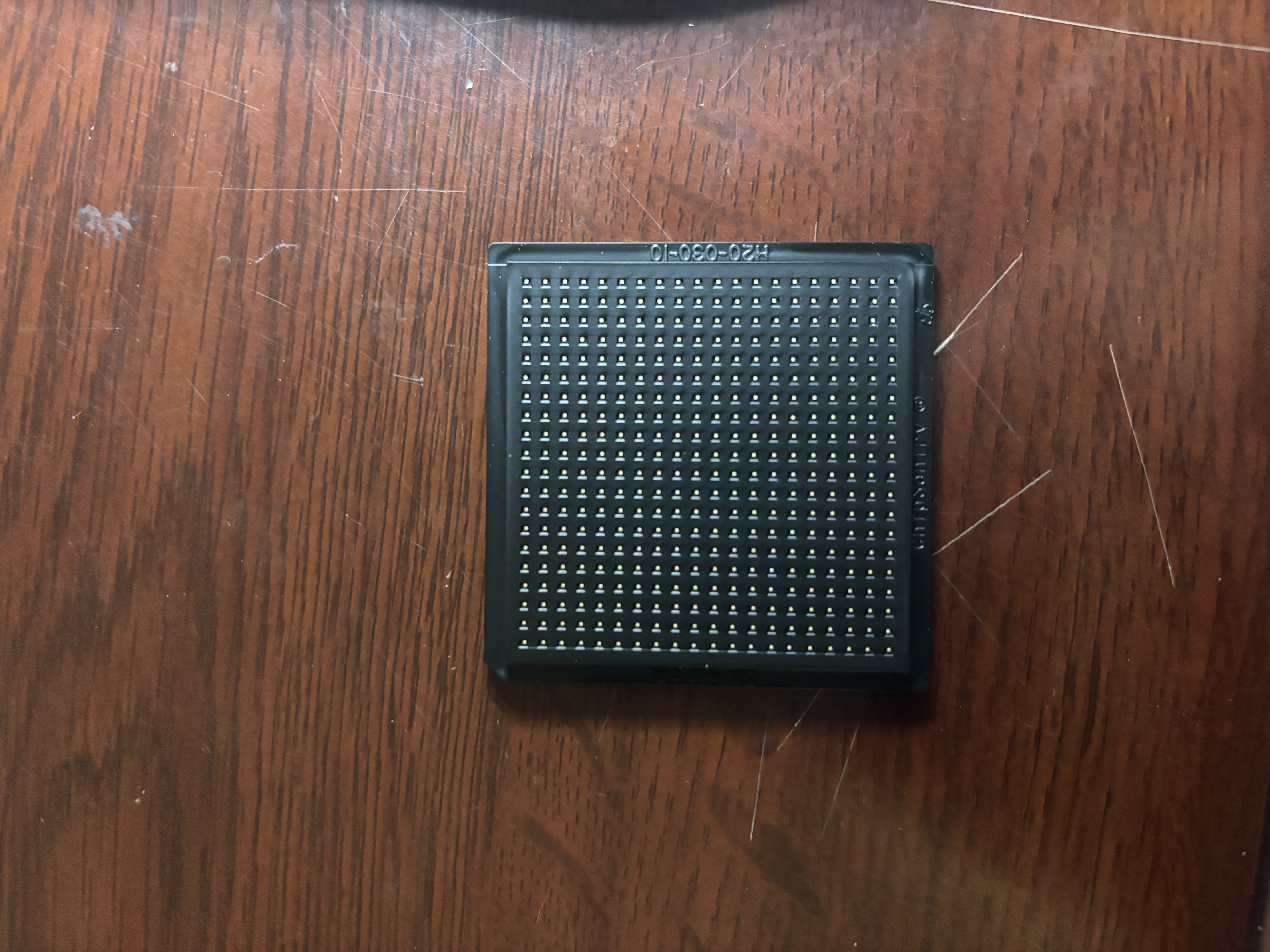 Condensateur à puce 91MCC331G bord simple face Type réservé 330pF condensateur SMD de haute précision résistant aux hautes températures